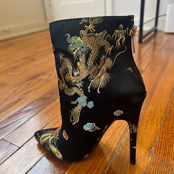 Shoe Dazzle Shoes - Shoe Dazzle Black Embroidered Heeled Boots